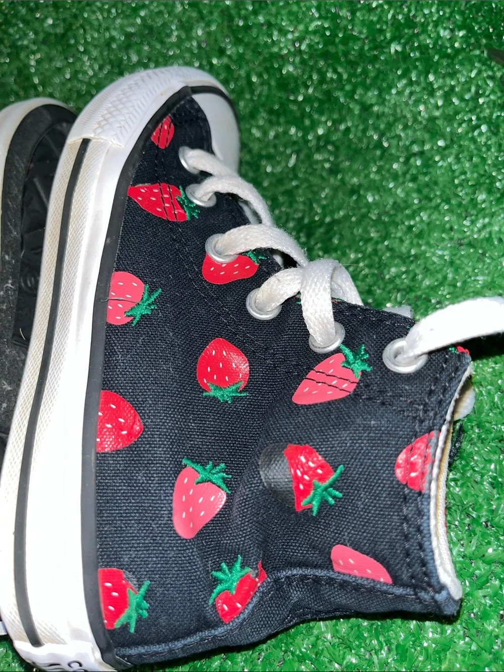 Converse All Star Shoes For Kids Hi Top Strawberries 🍓